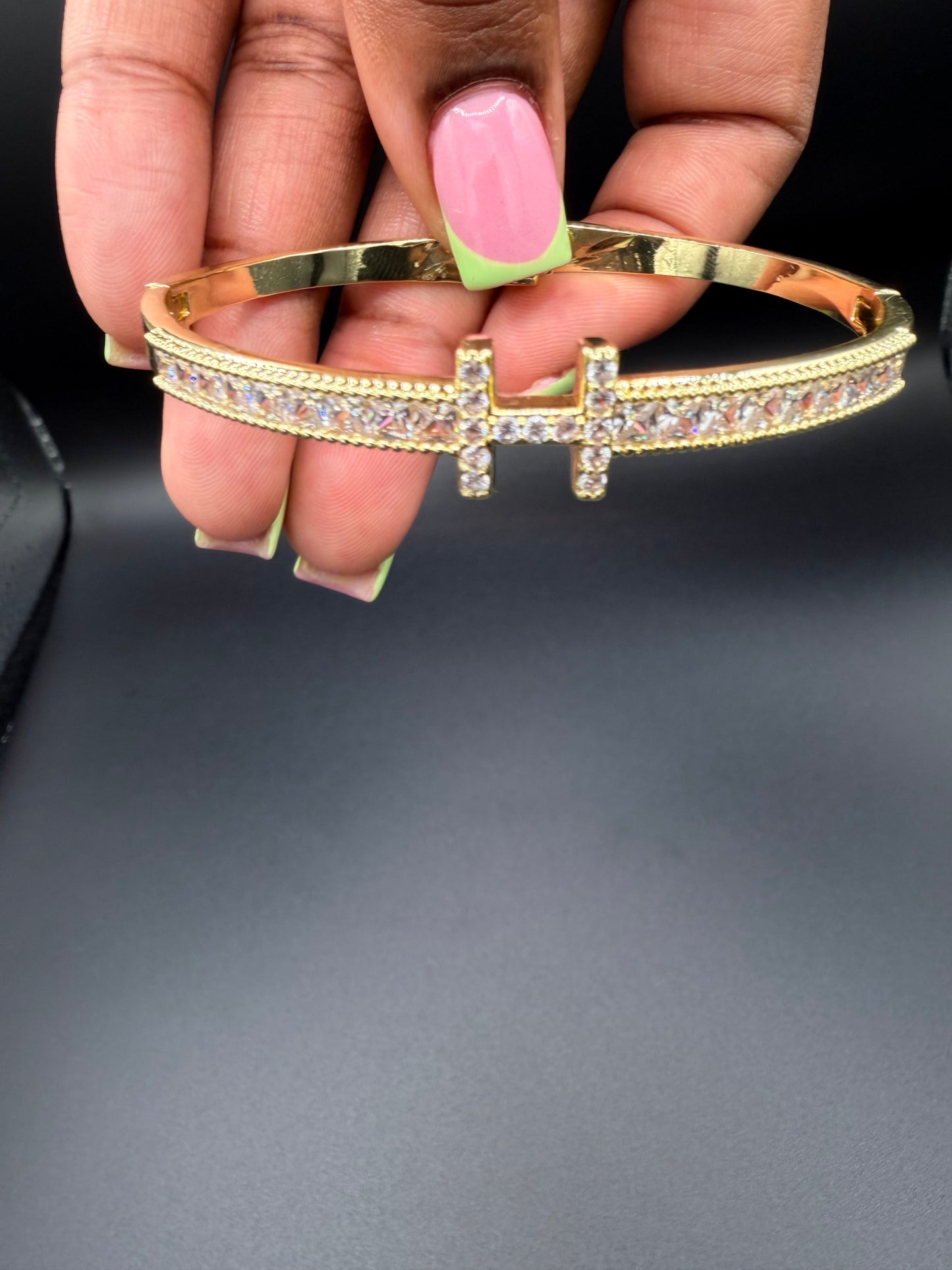 CEO BANGLE
