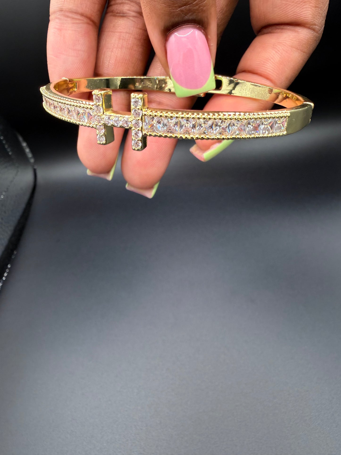 CEO BANGLE
