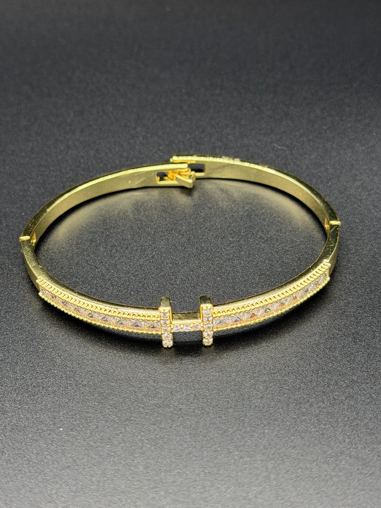 CEO BANGLE